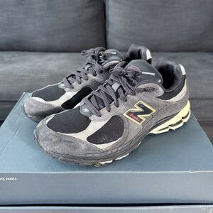 New Balance 2002R 'Magnet Hi-Pink' Gray Suede Casual Shoes Men's Size 8.5